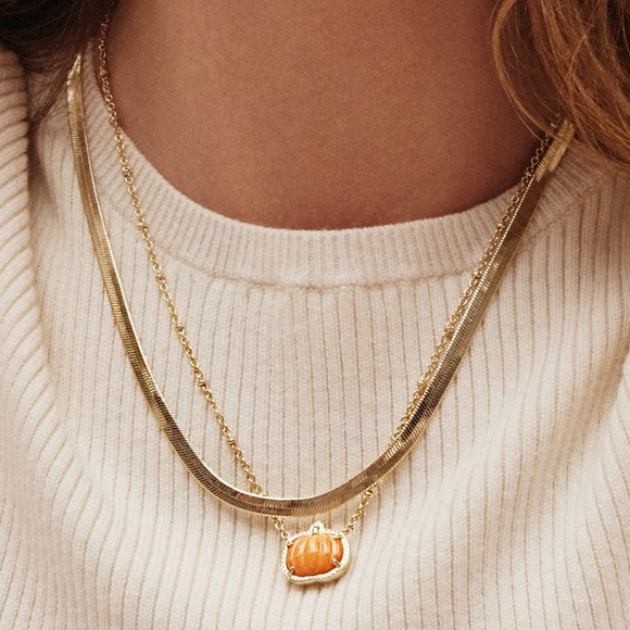 NWT Kendra Scott Pumpkin Short Pendant Necklace - Picture 3 of 10